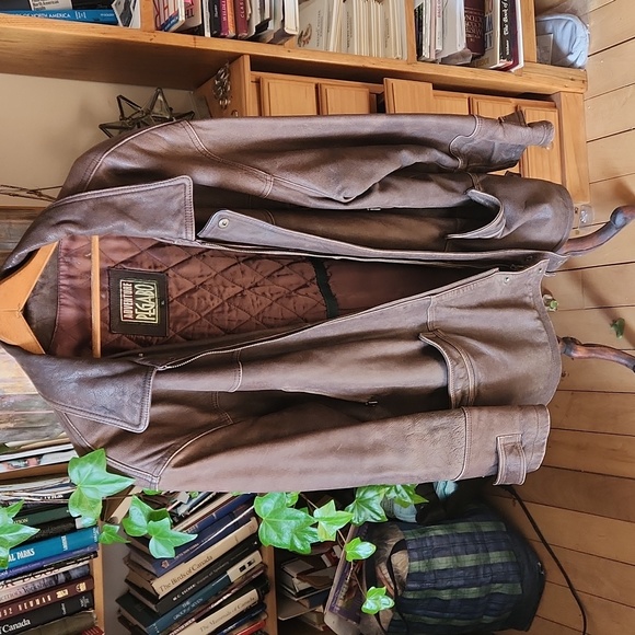 Heavy Duty Leather Coat - Picture 9 of 11